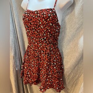 Cute flowered romper, very comfortable and lightweight.